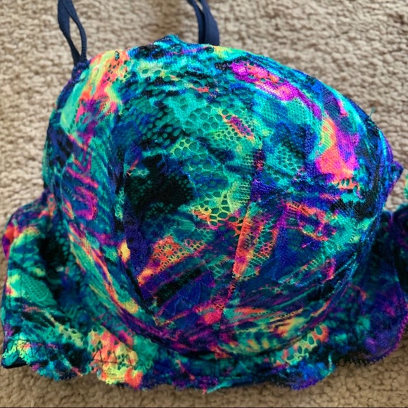 Beautiful Victoria’s Secret Bra - Picture 2 of 7